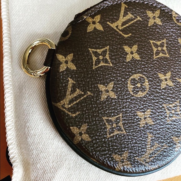 BRAND NEW LOUIS VUITTON MONOGRAM CIRCLE COIN POUCH - Picture 7 of 13